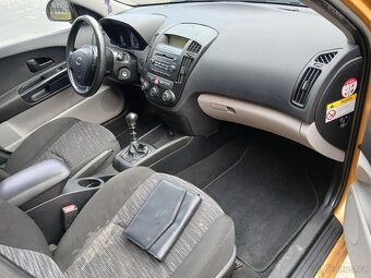 Kia Ceed 1.4i 80KW Rok Výroby 2010  Combi - 10