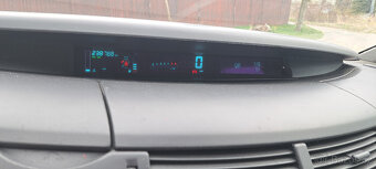 Renault Grand Espace IV 2.2DCi - 10