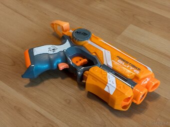 Velká sada 7 zbraní a příslušenství Nerf - 10