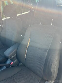 Toyota Avensis 2.0 D4D kombi - 10