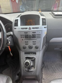 Opel zafira 1.9 2009 - 10