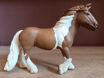 SCHLEICH SBĚRATELSKÉ FIGURKY KONĚ 168 - 10