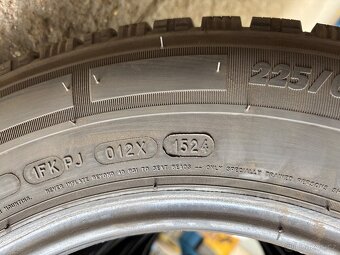 225/65 R16C Michelin - 10