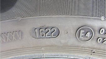 Zimní pneu 215/60/16 Continental - 10