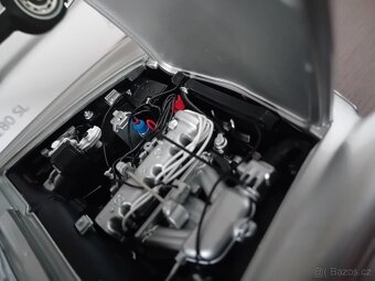 Mercedes-Benz 280 SL (W113) 1963 1:18 Schuco - 10