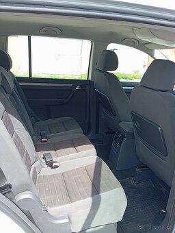 VW Touran 1.9 TDI 77kw 7 místní, nová STK - 10