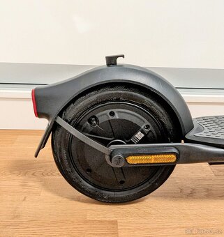 Elektrokoloběžka Segway Ninebot F2 PRO E, 32 km/h - 10