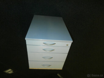 Skříňka se zásuvkami na kolečkách, kontejner od 500 kč - 10