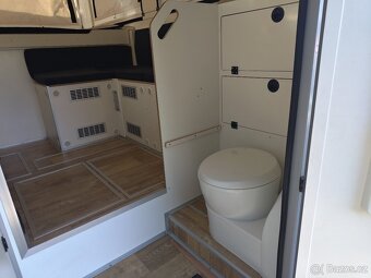 Obytná nástavba na pick up - 10