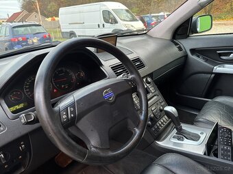 VOLVO XC90 2.4 D5 Momentum 7míst DVD roof player - 10