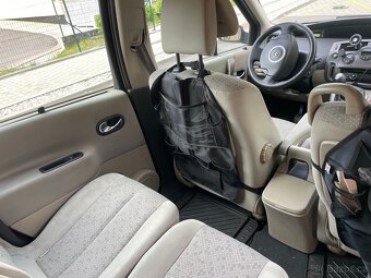 Renault Grand Scenic 1.5 dCi 78kW, 7 míst – pojízdný - 10