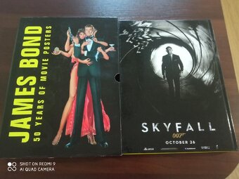 Velká kniha James Bond 007 filmové plakáty za 50let+2 karty - 10