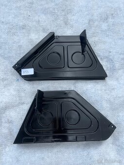 Plechy kolem motoru na Tatru 613 - 10