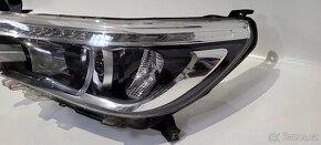 Hilux 2016 - levý a pravý světlomet led xenon - 10