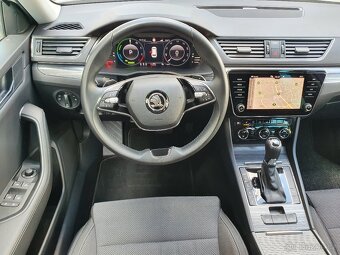 Škoda Superb iV Combi 1.4TSI 160kW DSG Style Matrix Ambient - 10
