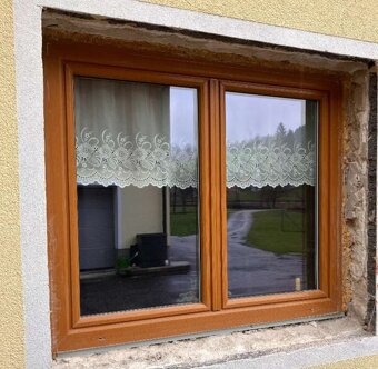 Plastová okna na celý dům 18ks dřevěný dekor - 10