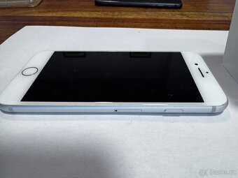 iPhone různé modely poškozené - 10