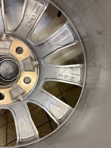 Audi Q5 FY Zimní pneu sada alu 235/65R17 7x17 ET34 - 10