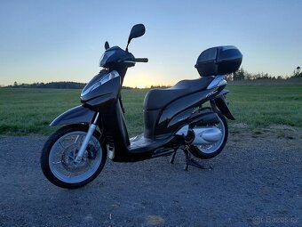 Honda SH 300i - 10