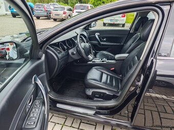 Latitude INITIALE PARIS 3.0 V6 dCi240 Automat 177kW - 10