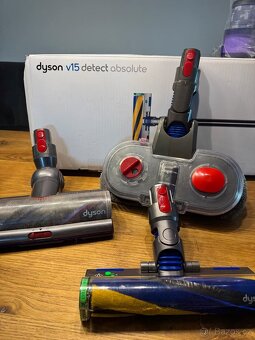 Dyson V15 detect absolute - 10