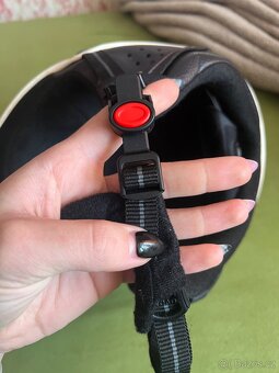 Lyžařská helma Uvex - 10