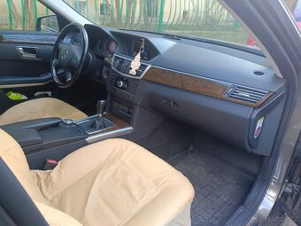 Mercedes E220 (W212) 125 kw, manuál, r.v. 2010 - 10