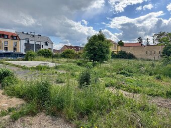 Komercni pozemek k pronajmu Praha 6 Bělohorská ul - 10