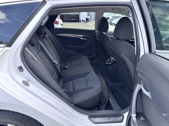Hyundai i40, 1.6GDi 99 kW navi. xenony - 10