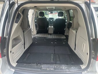 CHRYSLER TOWN & COUNTRY 3,6 L V6 211kw 118416km 7 míst 2012 - 10