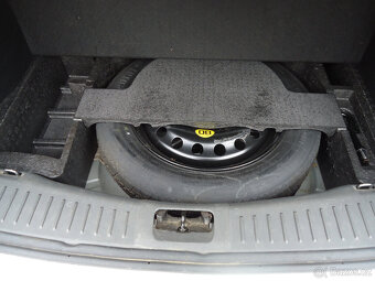Ford Kuga 2,0 TDCi BEZ KOROZE TOP STAV - 10