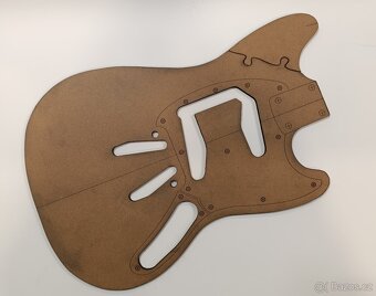 Šablony pro výrobu kytary - 10