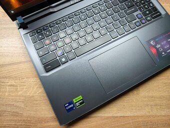 RTX 4090 16GB_MSI VECTOR 16 HX_i9-14900HX_32GB_16" 240HZ 2K - 10