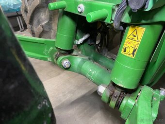 Traktor John Deere 6250R - 10