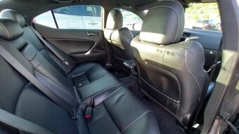 Lexus IS 250 F-Sport (2011) - 10