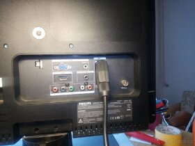 Prodám tv Philips (úhl.48cm)+VCR Funai+sluchátka SONY - 10