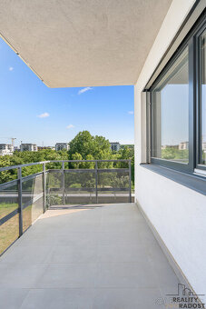 Pronájem bytu 2+kk 66 m², OV, Praha 9 – Vysočany - 10