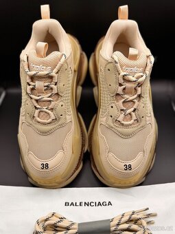 Balenciaga Triple S - 10