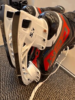BRUSLE CCM JETSPEED FT6 VEL. 44/8,5D - 10
