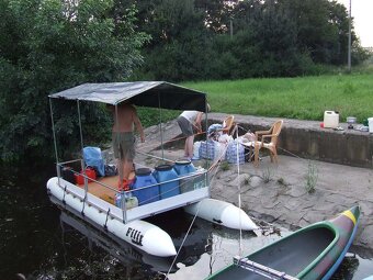 Prodám motorový katamaran vč. přívěsu - 10