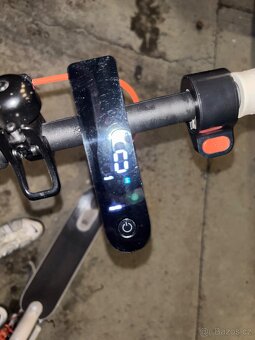 Elektrická koloběžka Xiaomi Mi Scooter 3 - TOP Stav - 10