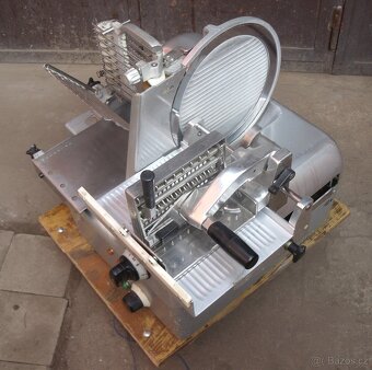 Příslušenství k robotu. Digitální váha. Nářezový stroj. - 10