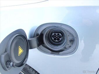 Volvo V90 2,0 T8 PHEV eAWD R-Design ČR 1.maj 16V eAWD 8A/T R - 10