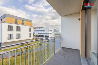 Pronájem bytu 2+kk, 61 m²,ul. A. Petrofa, Hradec Králové - 10