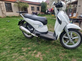 Aprilia Scarabeo 200IE Light - 10