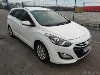 Hyundai i30 kombi 1.6 crdi 1.majitel - 10