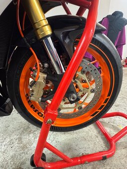 Honda CBR 1000 RR Fireblade Repsol - 10
