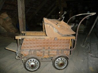 Historické kočárky ze staré půdy - 10