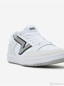 Tenisky VANS UA Lowland - 10