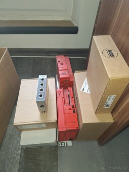 Nevyužitý elektromateriál - jističe, stykače, relé, switch - 10